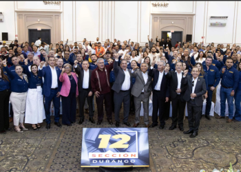 Líder nacional del SNTE en Pleno de la Sección 12 de Durango